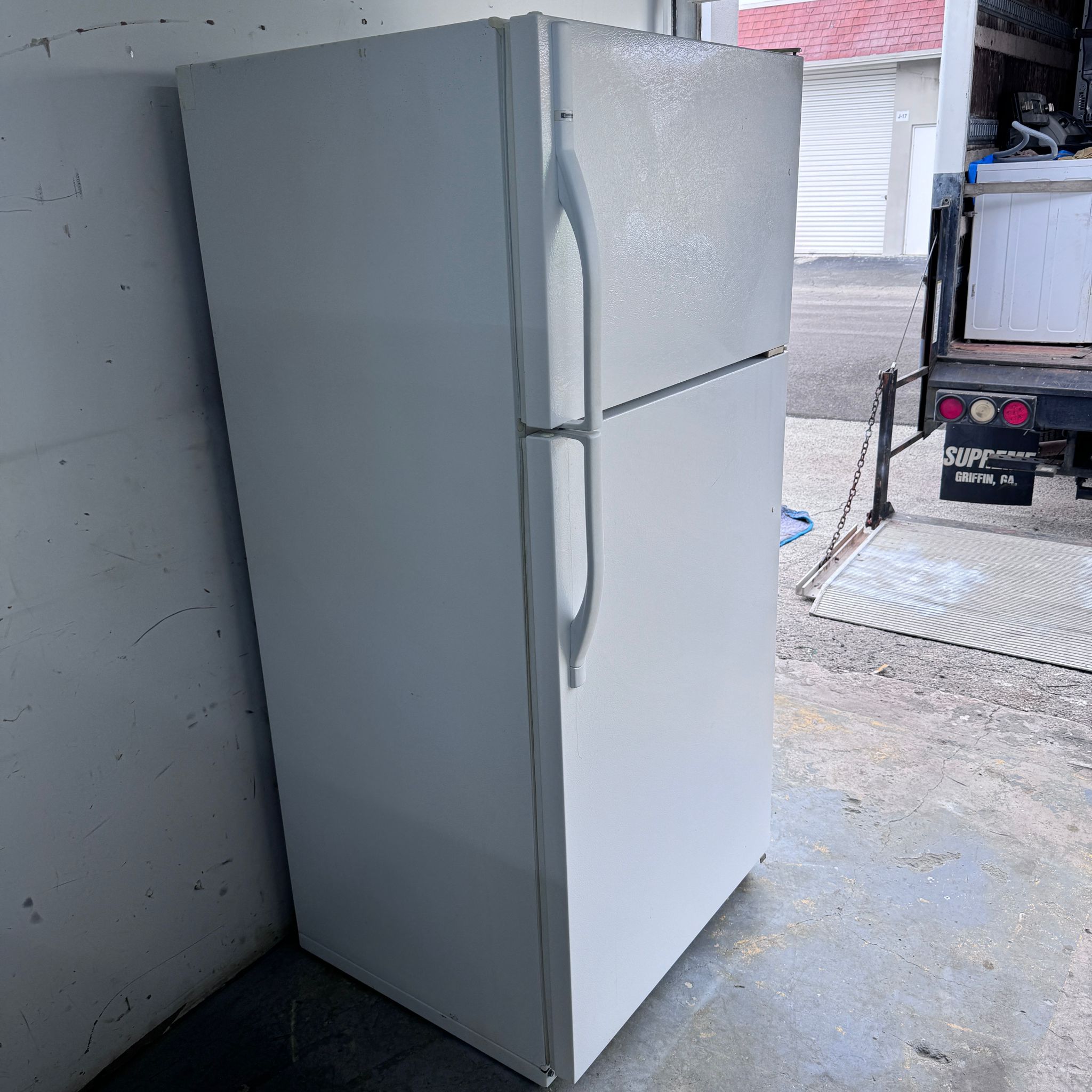 Kenmore Top and Bottom Refrigerator Kenmore Top and Bottom Refrigerator